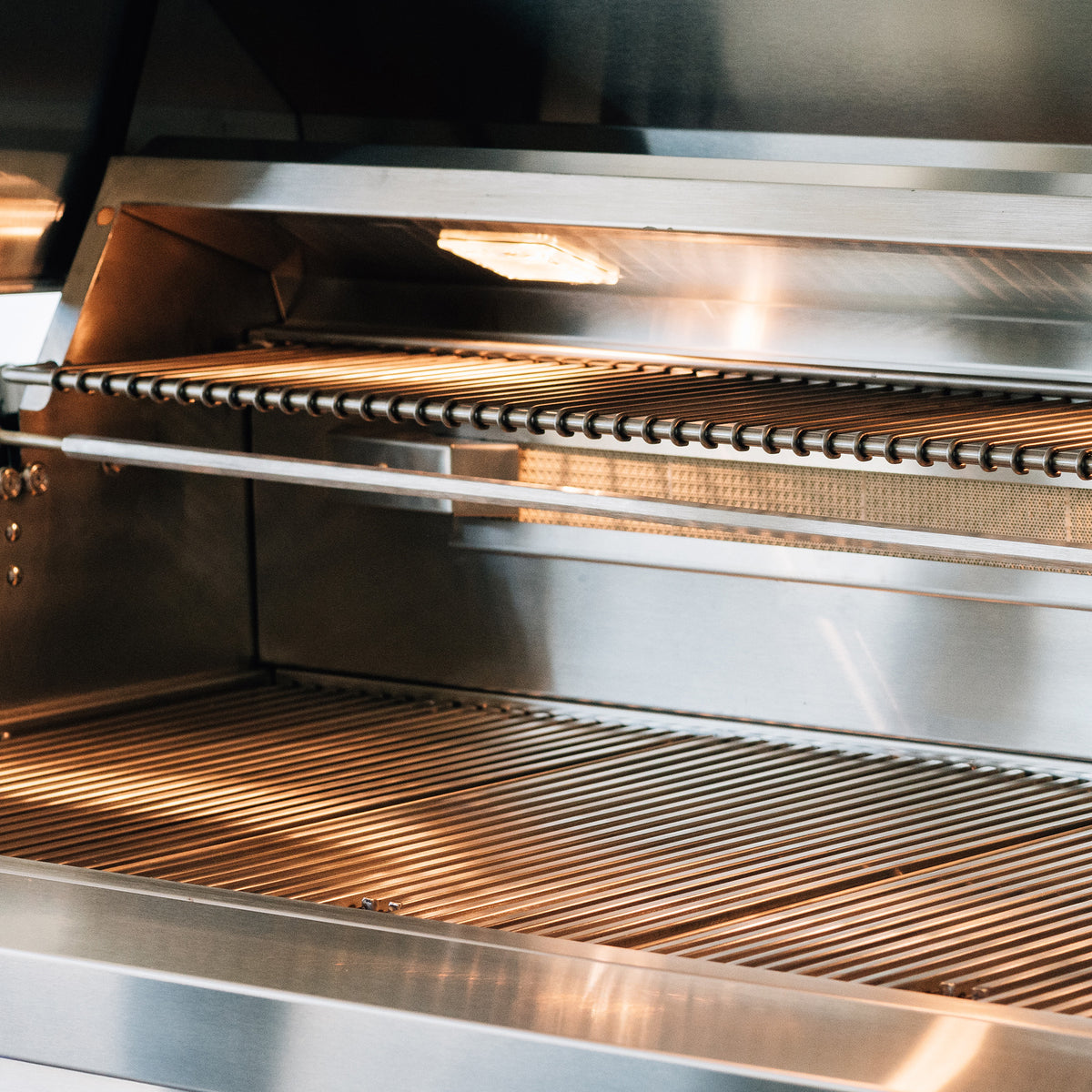 American Made Grills Estate 36" Built-In Gas Grill – #304 Stainless Steel - interior lighting detail